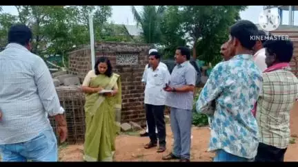 బాన్సువాడ: ఇందిరమ్మ ఇండ్ల లబ్ధిదారులకు సకాలంలో బిల్లుల చెల్లింపు ;చించోలిలో బాన్సువాడ సబ్ కలెక్టర్ కిరణ్మయి