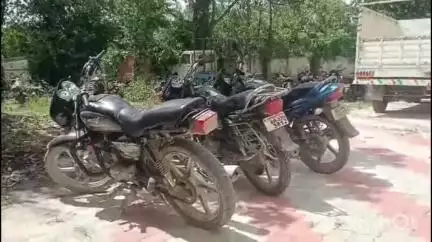 कल्याणपुर: गोराई पंचायत से तीन लावारिश मोटरसाइकिलें बरामद