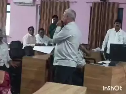 ಹುಮ್ನಾಬಾದ್: ಪಟ್ಟಣದ ತಾ.ಪಂ ಸಭಾಂಗಣದಲ್ಲಿ ಬಿಎಲ್‌ಒ, ಬಿಎಲ್ಒ ಮೇಲ್ವಿಚಾರಕರಿಗೆ ವಿಶೇಷ ತರಬೇತಿ