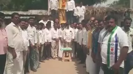ఉరవకొండ: నియోజకవర్గ వ్యాప్తంగా ఘనంగా YSR జయంతి వేడుకలు, ఆయన విగ్రహానికి నివాళులర్పించిన వైసీపీ నేతలు