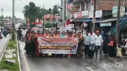 ಹಾನಗಲ್: ಮಹಿಳೆಯರು, ಅಪ್ರಾಪ್ತೆಯರ ಮಾರಾಟ ಮತ್ತು ದೌರ್ಜನ್ಯ ಖಂಡಿಸಿ ಪಟ್ಟಣದಲ್ಲಿ ಬಿಜೆಪಿ ಪ್ರತಿಭಟನೆ