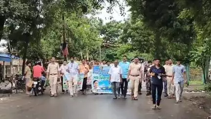 গোপীবল্লভপুর ২: বেলিয়াবেড়া থানা ও মা কালী ট্রাক ওনার্স অ্যাসোসিয়েশনের উদ্যোগে রান্টুয়াতে আয়োজিত রক্তদান শিবির, পদযাত্রা ও মশারি বিতরণ