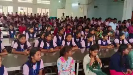 ರಾಮನಗರ: ವಿದ್ಯಾರ್ಥಿಗಳು ದುಶ್ಚಟಗಳಿಂದ ದೂರವಿರಿ: ಹುಣಸೆದೊಡ್ಡಿಯಲ್ಲಿ ಜಿಲ್ಲಾ ಕಾನೂನು ಸೇವೆಗಳ ಪ್ರಾಧಿಕಾರದ ಸದಸ್ಯ ಕಾರ್ಯದರ್ಶಿ ಸವಿತಾ