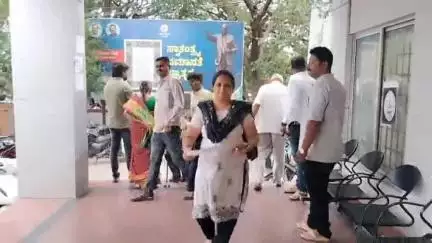 ಚಿತ್ರದುರ್ಗ: ನಗರದಲ್ಲಿ ನಗರಸಭೆ ಉಪಾಧ್ಯಕ್ಷ ಸ್ಥಾನಕ್ಕೆ ಶ್ರೀದೇವಿ ಚಕ್ರವರ್ತಿ ರಾಜೀನಾಮೆ