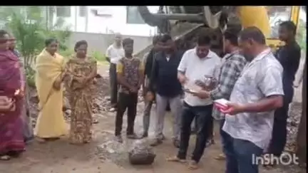 पाचोरा: शहरातील प्रभाग क्रमांक ८ मध्ये रस्ते काँक्रिटीकरणाचा जनसेवक बंडु सोनार यांच्या हस्ते शुभारंभ