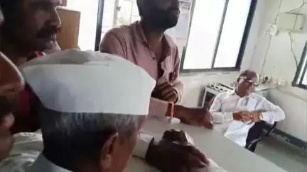 माळशिरस: निमगाव डीसीसी बँकेत तारण ठेवलेल्या सोन्याचा घोटाळा, बनावट सोने दिल्याचा शेतकऱ्यांचा आरोप