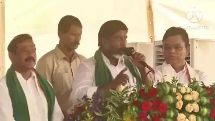 మహబూబాబాద్: సంక్షేమ పథకాలను దృష్టిలో పెట్టుకొని స్థానిక ఎన్నికల్లో కాంగ్రెస్‌ను గెలిపించండి: సోమ్లా తండాలో డిప్యూటి CM భట్టి విక్రమార్క