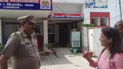 नजीबाबाद: एनिमल फ्रेंड्स ग्रुप ने थाने पहुंचकर कुत्ते की हत्या करने के आरोपी को सख्त सजा दिलाने की मांग की