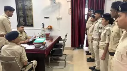 किशनगंज: लाइन-डे के अवसर पर एसपी सागर कुमार ने पुलिसकर्मियों की समस्याओं की सुनवाई कर समाधान का निर्देश दिया
