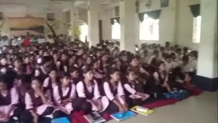 কুমারঘাট: বেটি বাঁচাও বেটি পড়াও এই স্লোগানকে সামনে রেখে কুমারঘাট একলব্য স্কুলে একটি অনুষ্ঠান অনুষ্ঠিত হয়