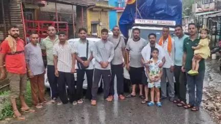 डेहर: डैहर से कांवड़ यात्रा के लिए भक्तों का जत्था रवाना, 'बम भोले' के जयकारों से गूंजा वातावरण
