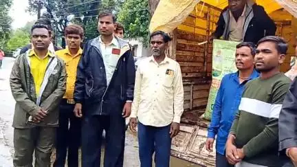 मंडला: केवलारी सहित अन्य गांव के लोग डूप्लीकेट डीएपी की शिकायत लेकर जनसुनवाई में पहुंचे, कलेक्टर को दिया आवेदन