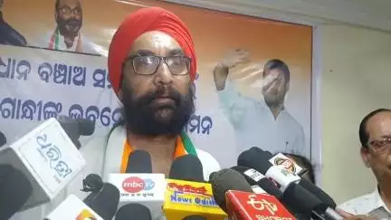 ବଲାଙ୍ଗୀର: ସାମ୍ବାଦିକ ଭବନରେ ସମ୍ବିଧାନ ବଞ୍ଚାଅ ସମାବେଶ ପାଇଁ ଖବର ଦାତା ସମ୍ବିଳନିରେ ପ୍ରତିକ୍ରିୟା ରଖିଲେ କଣ୍ଟାବାଞ୍ଜି ପୂର୍ବତନ ବିଧାୟକ