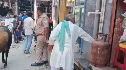 बिल्सी: बिल्सी में बाइक में रखे ढाई लाख रुपए चोरी, बिल्सी पुलिस कर रही है सीसीटीवी फुटेज की जांच