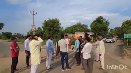 हर्रैया: विधायक हर्रैया ने परसरामपुर क्षेत्र में बन रही सभी सड़कों का किया निरीक्षण, स्थानीय लोगों से ली जानकारी