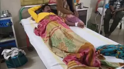 कुरई: थावरजोड़ी गांव में व्यक्ति को जहरीले सांप ने काटा, ज़िला अस्पताल में भर्ती