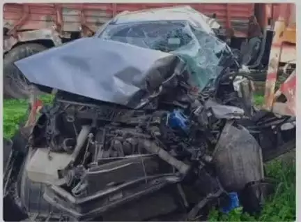 सुल्तानपुर: खाटू श्याम के दर्शन कर सुलतानपुर लौट रहे परिवार का लखनऊ आगरा एक्सप्रेसवे पर हुआ हादसा, पत्नी की मौत, पति व दो बच्चे घायल