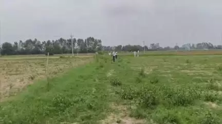 बिल्सी: मुजरिया गांव में लंबे समय से चकमार्ग पर हो रहे अवैध कब्जे को बिल्सी तहसील की राजस्व टीम ने कराया खाली