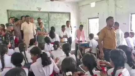 রাজগঞ্জ: করে ব্যপক ক্ষোভ প্রকাশ করলেন  আলিপুরদুয়ারের সাংসদ মনোজ টিগ্গা ও নাগরাকাটা বিধানসভার বিধায়ক পুনা ভেংরা