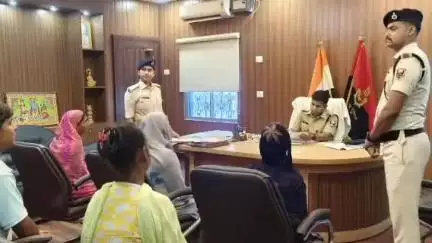 डुमरा: सीतामढ़ी में पुलिस अधीक्षक ने सुनीं जनता की शिकायतें, तत्काल कार्रवाई का दिया निर्देश