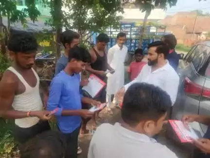 27 जनवरी 2025 से प्रतिदिन गांव गांव व घर-घर जाकर की पीडीए पर मीटिंग व पीडीए पर चर्चा

आज दिनाँक 8 जुलाई को 136 ददरौल विधानसभा के ग्राम पंचायत~  ग्राम पंचायत  नगला हाजी व अन्य ग्राम पंचायत में हमारे सभी छोटे बड़े हमारे सहयोगी हमारे मार्गद