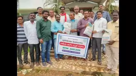 బెల్లంపల్లి: పప్పుదినుసులను ప్రోత్సహించేందుకు ప్రభుత్వం ఆహార భద్రత పథకంలొ కంది విత్తనాలు అందజేస్తుందన్న బెల్లంపల్లి AO ప్రేమ్ కుమార్
