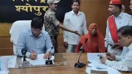 श्योपुर: आयुष्मान से होगा इलाज, 3 हितग्राहियों को मिली आर्थिक सहायता, जनसुनवाई में 211 आवेदकों की सुनी गई फरियाद