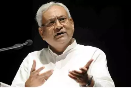 चुनाव से पहले नीतीश सरकार ने दी बड़ी सौगात; बिहार में सरकारी नौकरियों में महिलाओं को मिलेगा 35% आरक्षण