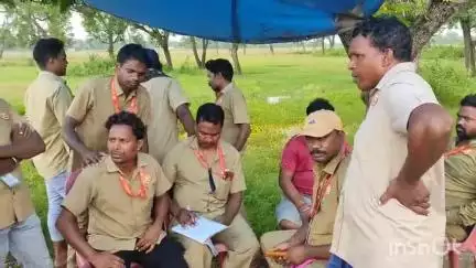 ବୀରମିତ୍ରପୁର: ଓଡ଼ିଶା ଡ଼୍ରାଇଭର ମହାସଂଘ ତରଫରୁ ପୁରୁଣାପାଣି ବିର୍ସାମୁଣ୍ଡା ଛକ ନିକଟରେ ଷ୍ଟେରିଙ୍ଗ ଛାଡ଼ ଆନ୍ଦୋଳନ ଆରମ୍ଭ