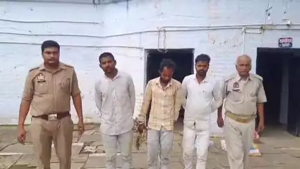ललितपुर: जखौरा पुलिस ने चोरी के अभियोग में वांछित 3 नफर अभियुक्तों को किया गिरफ्तार