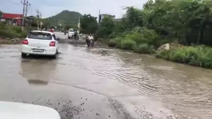 नीम का थाना: नीमकाथाना पाटन में जलजमाव से बेहाल सड़कें, बच्चों और आम जनता को हो रही भारी परेशानियां