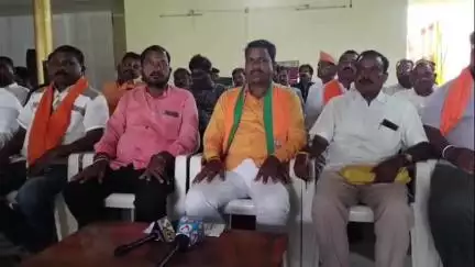 పెద్దపల్లి: మాజీ ఎమ్మెల్యే పై అనుచిత వ్యాఖ్యలు చేస్తే సహించం