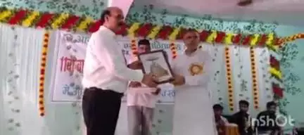 गढ़वा: गढ़वा: आर.के.वी.एस कॉलेज में कुलपति डॉ. दिनेश सिंह ने ICT लैब का उद्घाटन किया, छात्रों को दिशा-निर्देश दिए