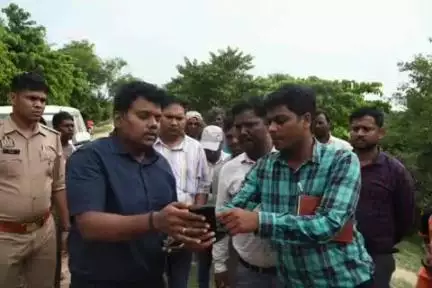 बांसी: डीएम ने लखनपार बैदौला बांध का निरीक्षण किया, जिम्मेदारों को लगातार निगरानी रखने का दिया निर्देश