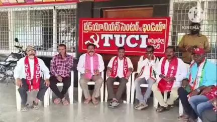 ఖమ్మం అర్బన్: ఖమ్మం లో మోటార్ యాక్టివ్ బిల్లును వెంటనే రద్దు చేయాలి. ఆటో యూనియన్ JAC నాయకులు