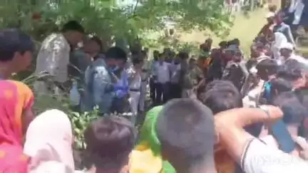 बेनीपट्टी: बेनीपट्टी थाना के सिसवारा गांव में सीतामढ़ी ज़िले के युवक का शव बरामद, हत्या कर झाड़ी में फेंका