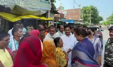 चास: बोकारो विधायक श्वेता सिंह ने बिहार के कैमूर जिले के चैनपुर विधानसभा क्षेत्र के लोगों से किया संवाद