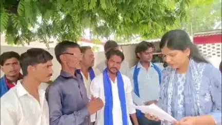 जलेसर: गोपालपुर अंबेडकर पार्क में मक्का की फसल दी, भीम आर्मी ने SDM जलेसर को सौंपा ज्ञापन, कार्यकर्ताओं ने आंदोलन की दी चेतावनी