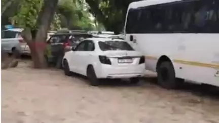 सिविल लाइंस बस अड्डे के बाहर डग्गामार वाहनों पर क्राइम ब्रांच ने की कार्रवाई, बस और चार पहिया वाहन को किया ज़ब्त