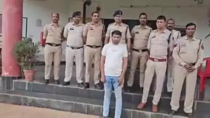 सूरजपुर: बसदेई पुलिस ने फोन-पे के माध्यम से ₹6.43 लाख की ठगी करने वाले आरोपी को किया गिरफ्तार