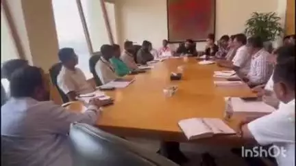 नांदगाव: मनमाड शहराला निमित पाणीपुरवठा सुरू होणाऱ्या करंजवण योजनेच्या संदर्भात आमदार सुहास कांदे यांची महत्त्वपूर्ण बैठक संपन्न