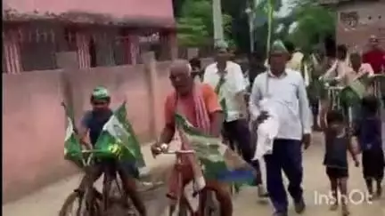 कुर्था: मतदाता सूची पुनरीक्षण कार्य में हिस्सा लेने के लिए कुर्था में जदयू ने निकाली साइकिल रैली, किया जागरूक