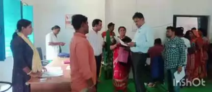 नारायणपुर: कुरता पंचायत मंडप में धरती आबा जनजातीय ग्राम उत्कर्ष अभियान के तहत शिविर का आयोजन