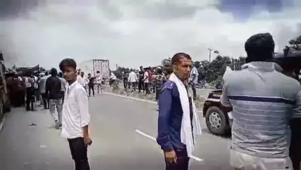 दरभंगा: NH-27 अयूबनगर के पास भीषण सड़क हादसे में ट्रक ने टोटो को टक्कर मारी, तीन की मौत