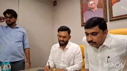 कर्जत: आमदार महेंद्र थोरवे पुन्हा उद्धव बाळासाहेब ठाकरे गटाच्या वाटेवर
राष्ट्रवादीचे सुधाकर घारे यांचा मोठा गौप्यस्फोट