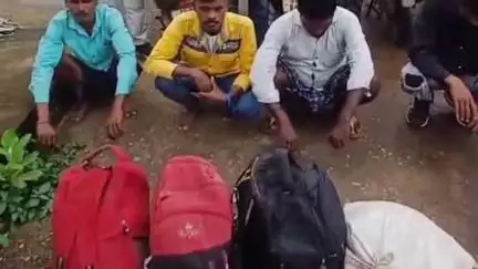 ସୁକିନ୍ଦା: ଦାନଗଦି ଅଞ୍ଚଳରୁ ବିପୁଳ ଚୋରା ଦେଶି ମହୁଲି ଜବତ ଦୁଇଜଣ ଗିରଫ
