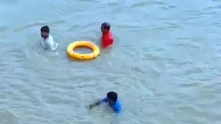 बेरमो: फुसरो: हिंदुस्तान पुल से दामोदर नदी में युवक बहा, खोज जारी
