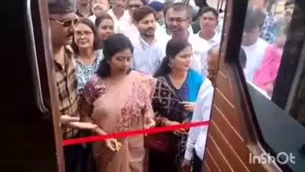 रामगढ़: विधायक ममता देवी ने रामगढ़ शहर में एक्शन टेसा स्टूडियो ऑन व्हील्स का शुभारंभ किया