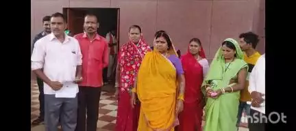 बेमेतरा: तिवरैया गांव के ग्रामीणों ने मूलभूत सुविधा नही मिलने से परेशान,DM को ज्ञापन सौप कर मूलभूत सुविधा दिलाने की मांग#jansamas