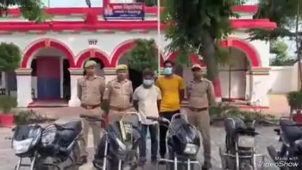 बेहट: सतपुरा रोड से पुलिस ने दो शातिर वाहन चोरों को 5 बाइक और 3 फर्जी नंबर प्लेट के साथ किया गिरफ्तार